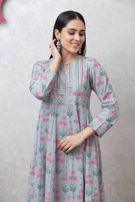 Smer women's cotton printed round neck full sleeves anarkali kurta 4
