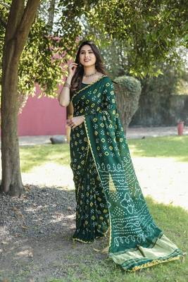  Bandhej Silk With & Zari Weaving Kalash Design Rich Pallu Saree  3