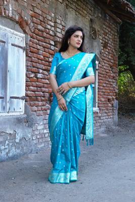 Kanjivaram Soft Satin Silk Saree 3