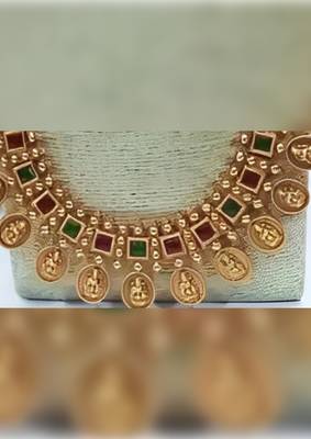 Exquisite gold-plated temple jewelry set with ruby and emerald accents 2