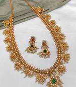 Elegant gold-plated guttapusalu necklace set with pearl and emerald accents