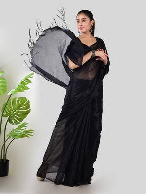 Aakar black handloom tissue saree with unstitched blouse piece 2