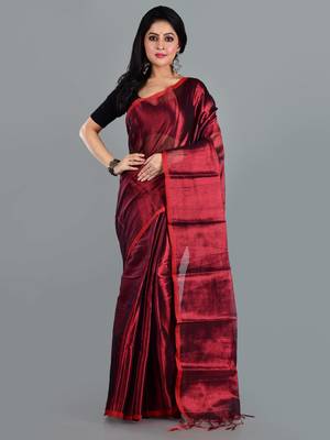 Aakar red handloom tissue saree with unstitched blouse piece 2