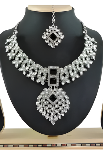 Exquisite crystal flower necklace set
