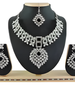 Exquisite crystal flower necklace set