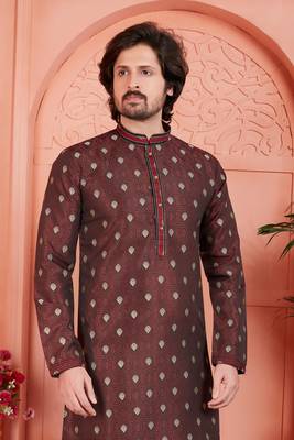 Maroon jaqurd silk brocade kurta 3