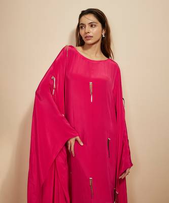 Hot pink embroidered kaftan 4
