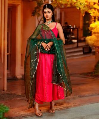 Harshini magenta suit set 1