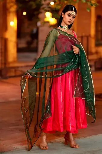 Harshini magenta suit set