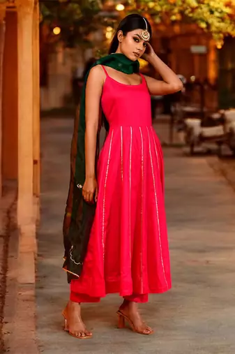 Harshini magenta suit set