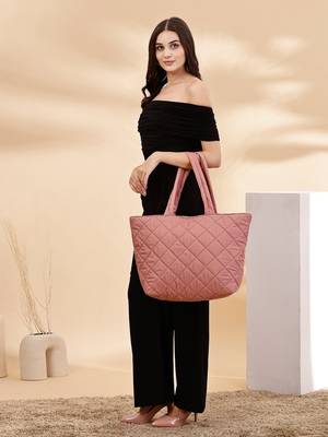 uno coral polyester diamond quilted handheld bag 3