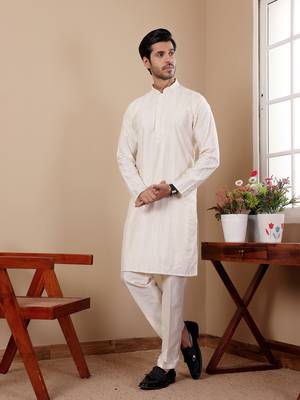 Off white silk embroidered kurta set 3