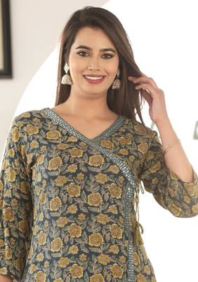 Multi color rayon  embriodery mirror work  straight  kurti pant dupatta  set 5