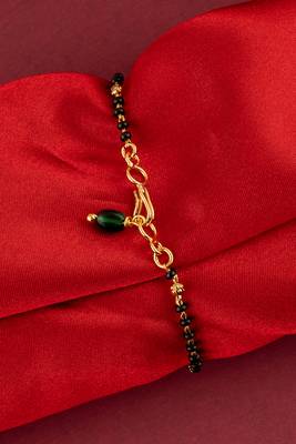 Black beads bracelet with emerald bead hangings one gram gold 2