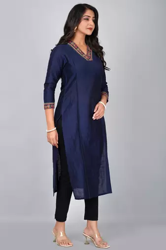  stand coller kurta with embroidery work