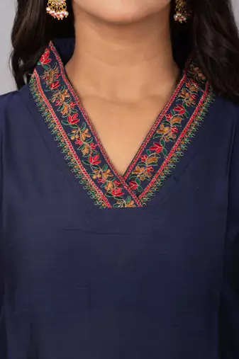  stand coller kurta with embroidery work