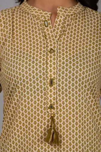 satnd coller kurta with mirror work