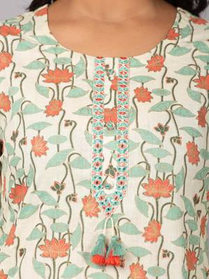 Fashion petals floral straight kurta with kalamkari print 4