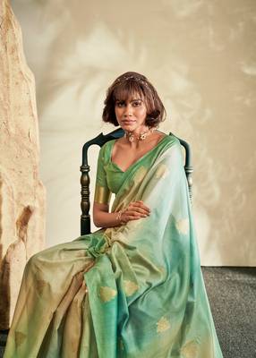 Green printed handloom khadi silk blend silk blend saree with blouse 2