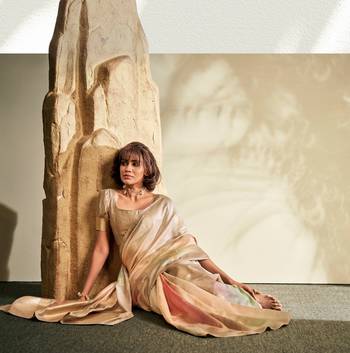Cream printed handloom khadi silk blend silk blend saree with blouse 2
