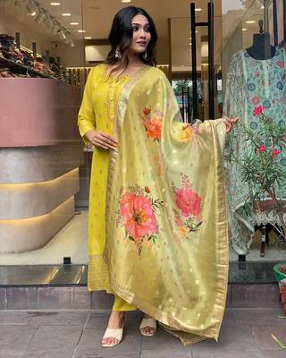 Mustard viscose woven thread embroidery Kurta Pant With Dupatta 2