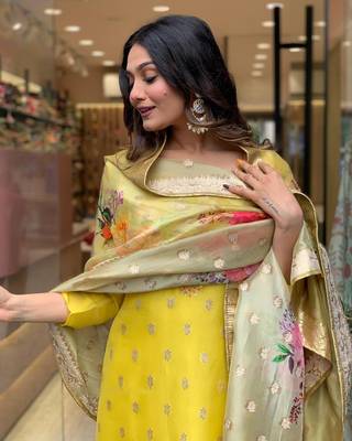 Mustard viscose woven thread embroidery Kurta Pant With Dupatta 3