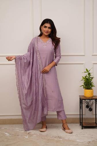 Onion pink viscose chanderi heavy thread embroidery work with sequins work kurta pant set
