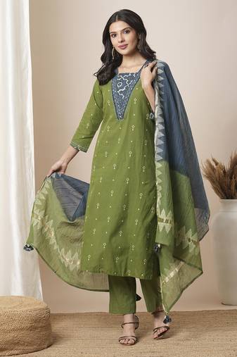 V-neck green dobby butti straight kurta suit set with floral dabu print yoke highlighted with handwork.