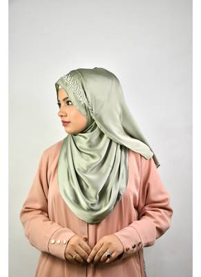 luxury bridal wedding wear hijab scarf   with handwork 3