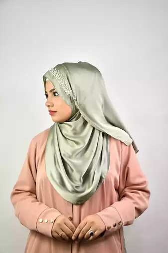 luxury bridal wedding wear hijab scarf   with handwork
