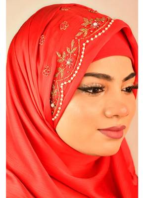 Red luxury bridal wedding wear hijab scarf   with handwork 2