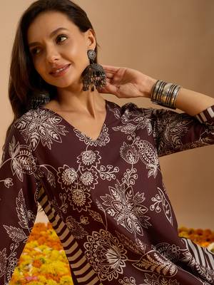 Ziyaa women's brown color crepe fabric a-line kurta and pant set 4