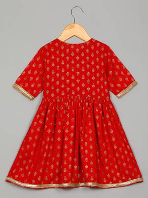 Saka designs girls red rayon printed v-neck kurta with sharara set 3