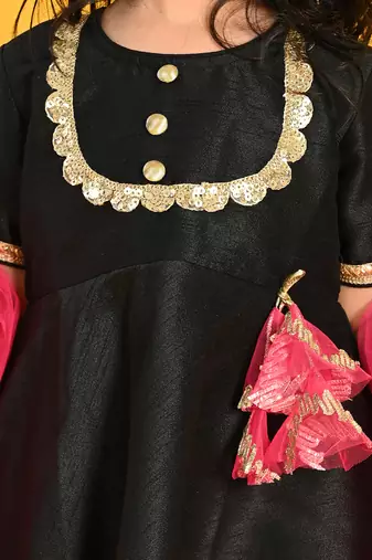 Saka designs girls embroidered lehenga and peplum choli with dupatta - black & magenta