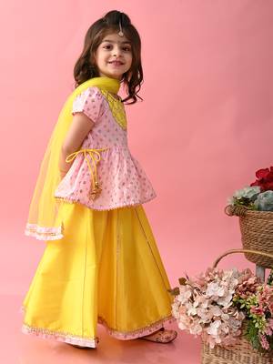 Saka designs girls printed lehenga choli with dupatta - yellow & pink 3