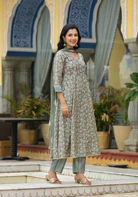 Floral printed pure muslin anarkali kurta with pyjamas & dupatta 4