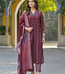 women maroon rayon blend floral printed straight kurta trousers with dupatta