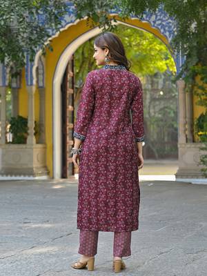 women maroon rayon blend floral printed straight kurta trousers with dupatta 4