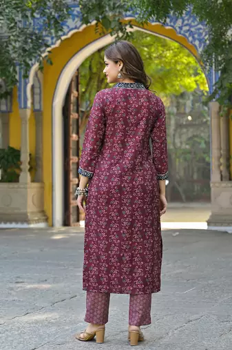 women maroon rayon blend floral printed straight kurta trousers with dupatta