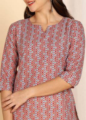 Maroon color cotton blend printed short kurti for women 4
