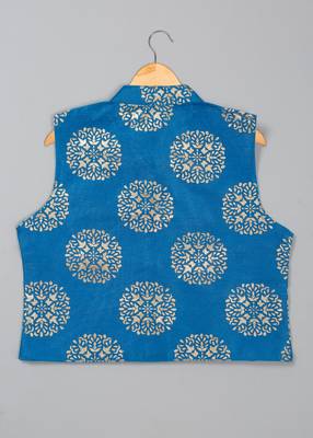 Saka designs boys' beige kurta pajama with blue printed jacket ensemble 4