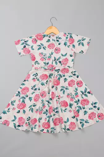 Saka designs girls' knee-length flower printed rayon kurta