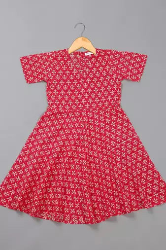 Saka designs girls' knee-length floral printed rayon kurta