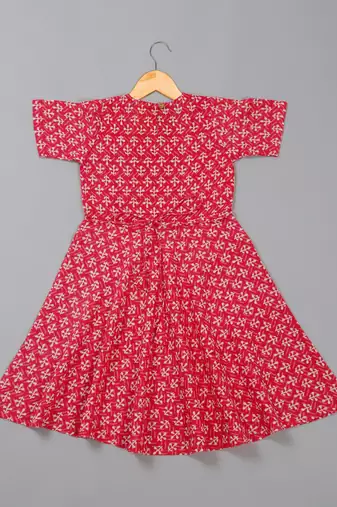 Saka designs girls' knee-length floral printed rayon kurta