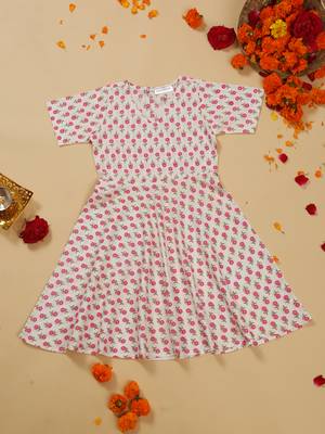 Saka designs girls' knee-length floral printed rayon kurta 1