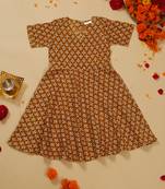Saka designs girls' knee-length floral printed rayon kurta