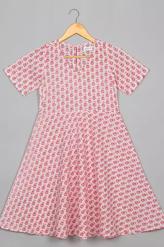 Saka designs girls cotton printed v-neck knee-length half sleeves a-line kurta - pink