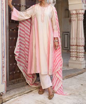 Mishthi Kali Suit Set in Ivory & Pink with Pitta Handwork 5