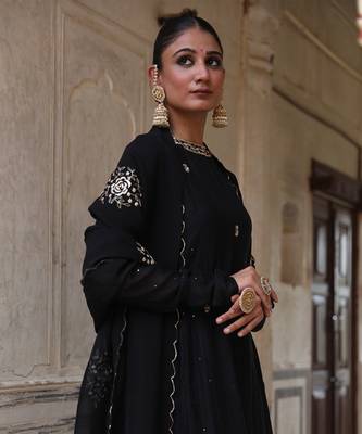Siyaah Kali Suit Set in Black with Mukaish Zardosi Handwork 1