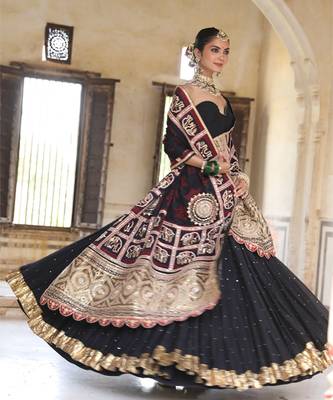 Masha Lehenga Set in Black with Zardosi Handwork 1